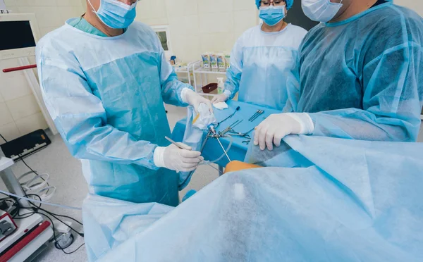 Chirurgia Dell Artroscopio Chirurghi Ortopedici Team Sala Operatoria Con Moderni — Foto Stock