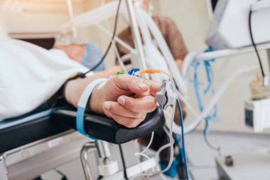 Nabız oksimetre hastanın yandan. Cerrahi donatımı