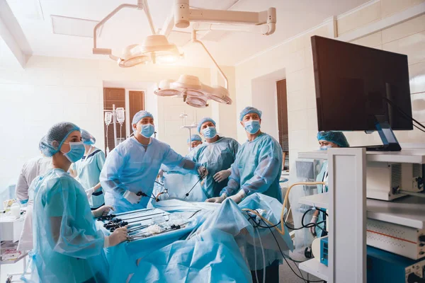 Processus Opération Chirurgie Gynécologique Aide Équipement Laparoscopique Groupe Chirurgiens Salle — Photo