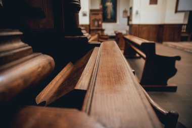 Ahşap pencere kilisede günah çıkarma kutusunun. Arka plan