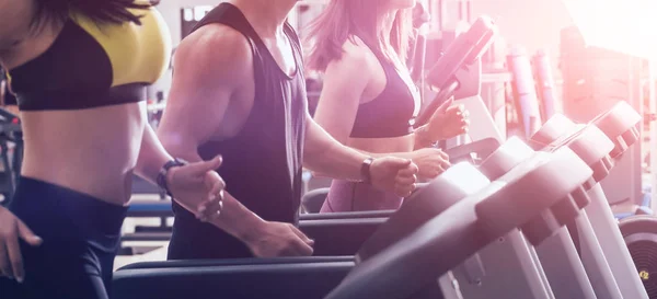 Anak Muda Berlatih Treadmill Gym Pusat Kebugaran Konsep Kesehatan — Stok Foto