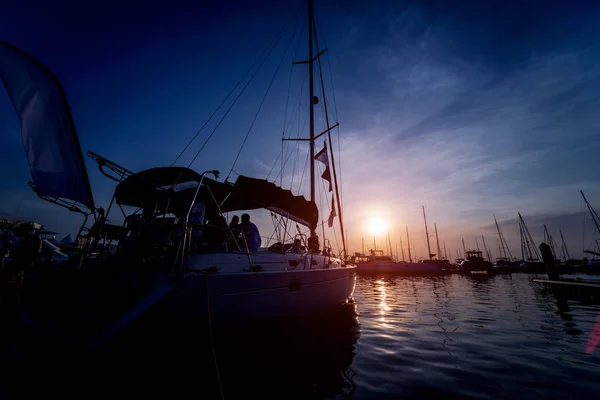 Bela Vista Marina Porto Com Iates Lanchas Pôr Sol Oceano — Fotografia de Stock