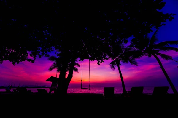 Palmiye Ağaçları Ile Güzel Tropikal Plaj Gündoğumu Günbatımı Okyanus Arka — Stok fotoğraf