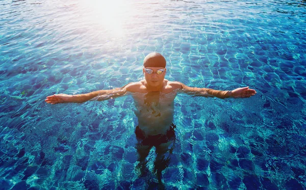 Mladý Atletický Muž Plavání Bazénu Aktivní Sportovní Koncept — Stock fotografie