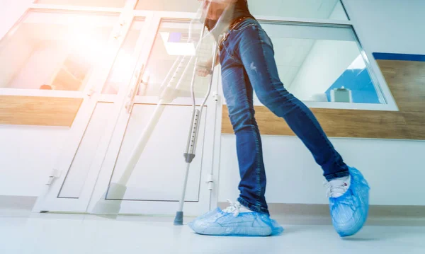 Asian Young Man Crutches Tree Background — Stock Photo, Image