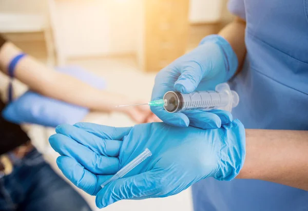 Eine Krankenschwester Entnahm Eine Blutprobe Medizinische Geräte Bluttest — Stockfoto