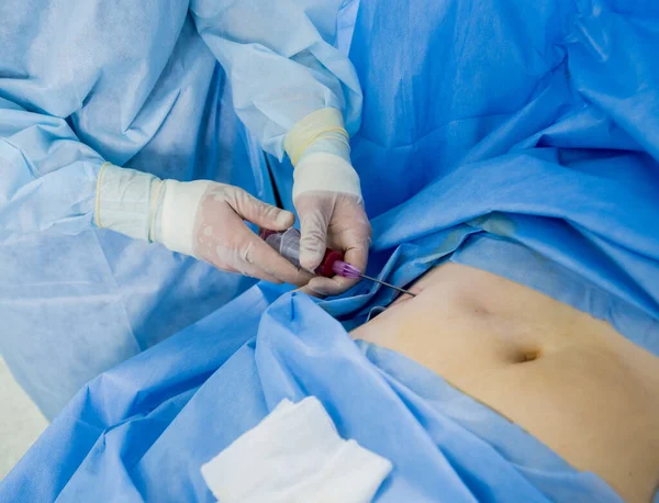 Cirurgia Artroscópica Cirurgiões Ortopédicos Equipe Sala Cirurgia Com Ferramentas Artroscópicas — Fotografia de Stock
