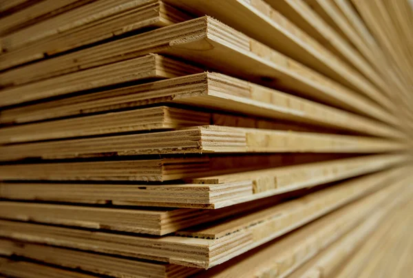 Stos Naturalnych Szorstkich Desek Drewnianych Drewna Przemysłowego — Zdjęcie stockowe