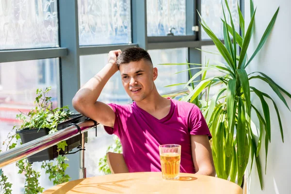 Young Man Pub Drinking Beer Eating Pizza Work — Stock Photo, Image