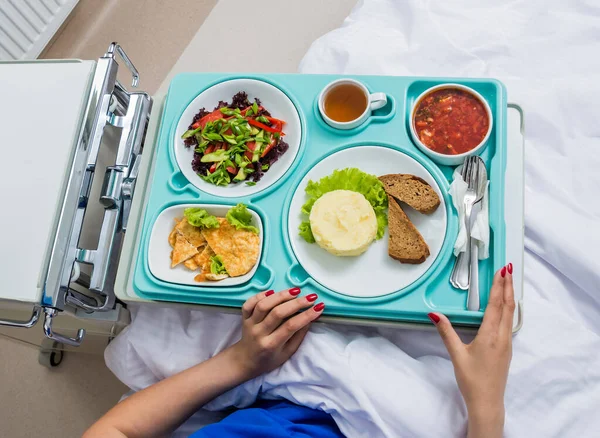 Tablett Aus Nächster Nähe Mit Frühstück Für Junge Patientin — Stockfoto