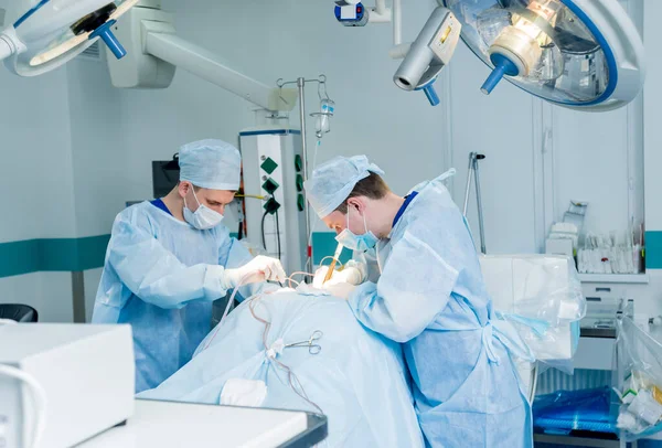 Ryggradskirurgi Grupp Kirurger Operationssalen Med Kirurgisk Utrustning Laminektomi Modern Medicinsk — Stockfoto
