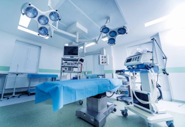 Ameliyathanede modern ekipmanlar. Nöroşirürji için tıbbi cihazlar