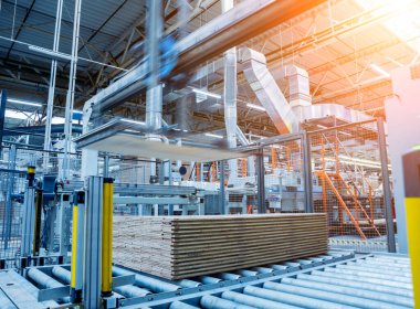 Ahşap zemin fabrikasının üretim hattı, endüstriyel arka plan