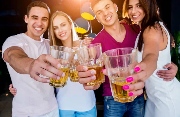 Cheerful Friends Pub Drinking Beer Talking Having Fun Meeting Friends — Stock Photo, Image