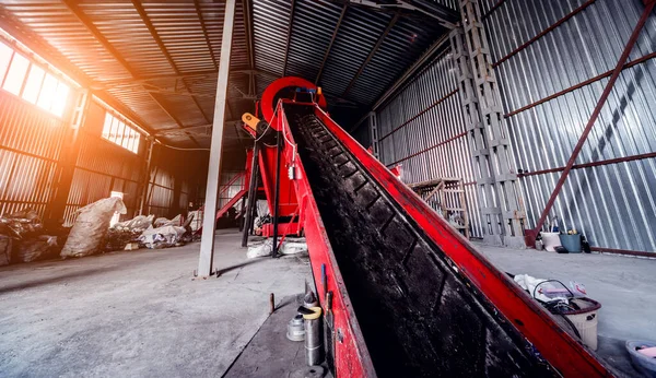 Correia Transportadora Para Transporte Lixo Dentro Filtro Tambor Planta Reciclagem — Fotografia de Stock