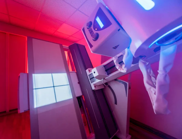 Hastanede Röntgen Odası Tıbbi Ekipman Konsepti — Stok fotoğraf