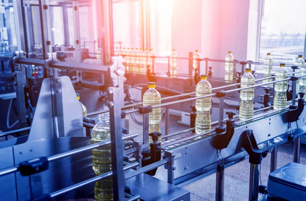 Bottellijn Van Zonnebloemolie Flessen Bij Fabriek High Tech Concept Industriële — Stockfoto