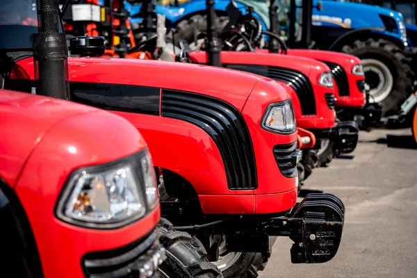 Rows of modern tractors. Industrial details. Agricultural — Stock Photo, Image