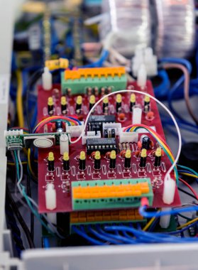 Devre kesicili elektrik santrali. Elektrik arkaplanı.