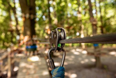 Ormandaki halat parkı. Macera Yaz Parkı.