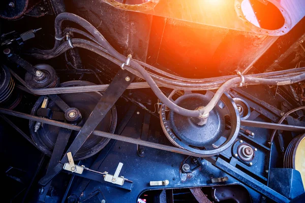 Motor de colheitadeira. Cadeias de engrenagens e novos mecanismos modernos . — Fotografia de Stock