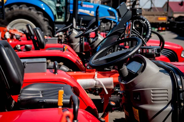Rows of modern tractors. Industrial details. Agricultural — Stock Photo, Image