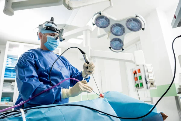 Rinochirurgia funzionale per ripristinare la respirazione nasale con tecnologia di coblazione. — Foto Stock