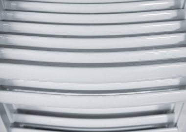 Metal boru inşaatının endüstriyel arka planı.