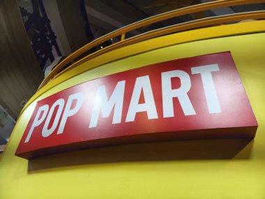 PATTAYA, THAILAND - 24 AĞUSTOS 2025: Büyük alışveriş merkezindeki Popmart Market.