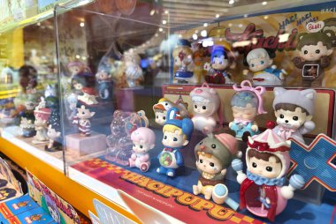 PATTAYA, THAILAND - 24 AĞUSTOS 2025: Büyük alışveriş merkezindeki Popmart Market.