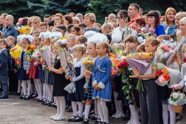 Novokuznetsk Kemerowo Rosja Sep 2018 Spotkanie Pierwszej Klasy Uczniowie Nauczyciel — Zdjęcie stockowe