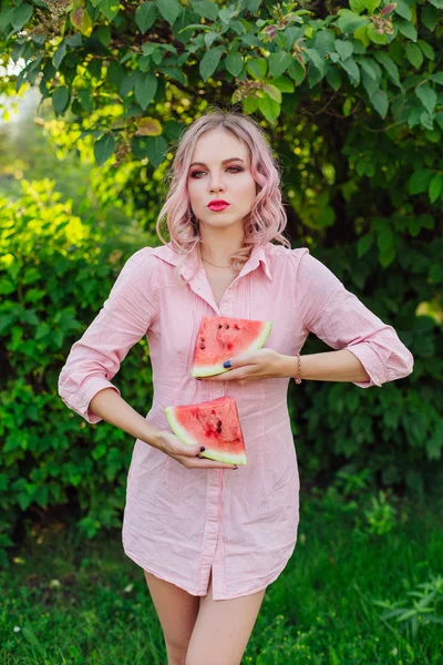 Beautiful Young Woman Pink Hair Holding Two Slices Sweet Juicy — Stock Photo, Image