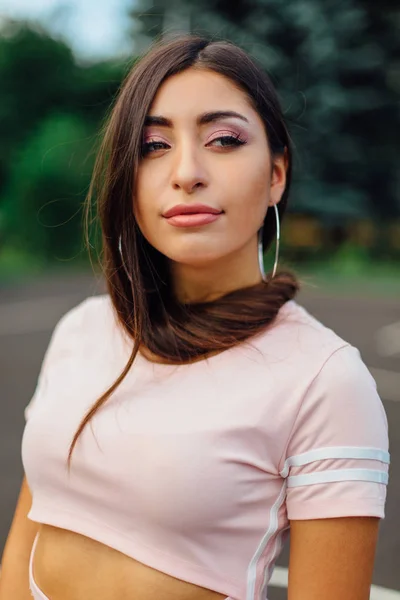 Retrato Una Joven Atractivamiddle Mujer Oriental Con Maquillaje Pelo Largo — Foto de Stock