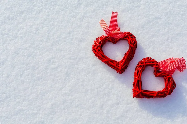 Coeurs Rouges Sur Neige Scintillante Thème Fête Vilentine Symbole Amour — Photo