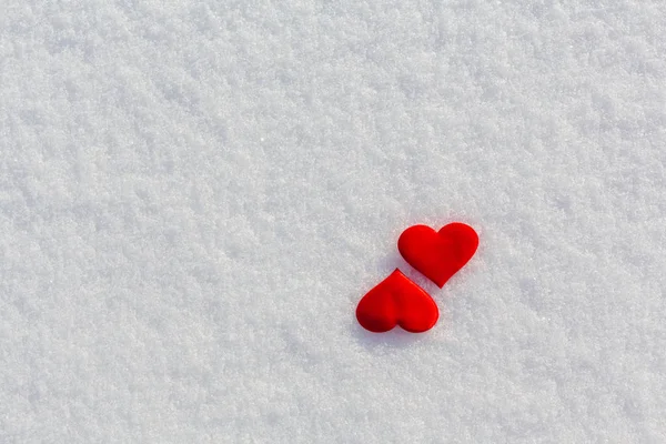 Två Röda Hjärtan Glittrande Snö Vilentine Day Tema Symbolen För — Stockfoto