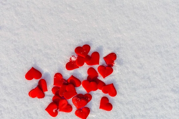 Muitos Corações Vermelhos Neve Brilhante Tema Dia Vilentine Símbolo Amor — Fotografia de Stock