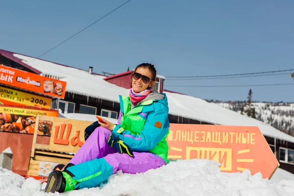 Sheregesh Mountain Shoria Región Kemerovo Rusia Abril 2018 Mujer Joven — Foto de Stock