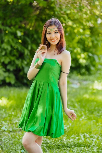 Portrait Beautiful Young Asian Woman Dressed Princess Fresh Kiwi — Stock Photo, Image