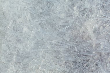 Şaşırtıcı soyut kırık buz kristalleri doku. Açık eriyen buz arka plan. Kopya alanı.