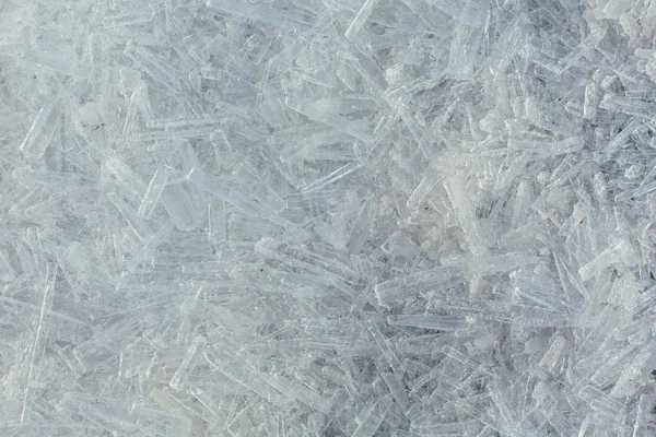 Şaşırtıcı soyut kırık buz kristalleri doku. Açık eriyen buz arka plan. Kopya alanı.