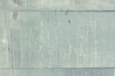 Buz tuğla içinde hava kabarcıkları ile. Soyut buz kristal doku. Açık buz arka plan... Kopya alanı.