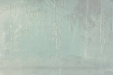 Buz tuğla içinde hava kabarcıkları ile. Soyut buz kristal doku. Açık buz arka plan... Kopya alanı.