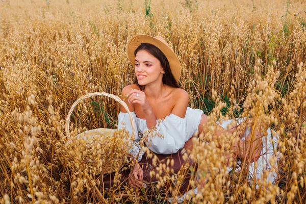 Rural Countryside Scene Young Beautiful Woman Long Hair Dressed White — Stock Photo, Image