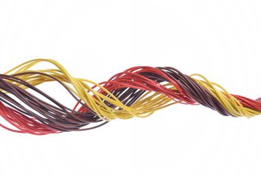 bilgisayar kablosu beyaz arkaplanda izole edildi