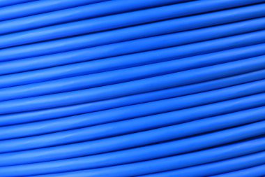 Ağ kablosunu davula haddelenmiş