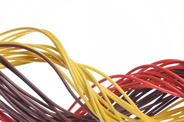 bilgisayar kablosu beyaz arkaplanda izole edildi