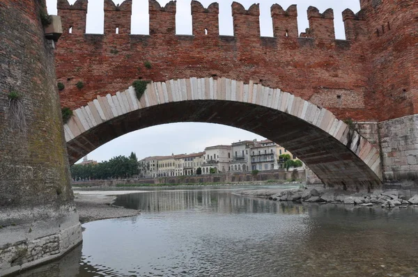 Adige Nehri Üzerindeki Castel Vecchio Köprüsü Verona Talya — Stok fotoğraf