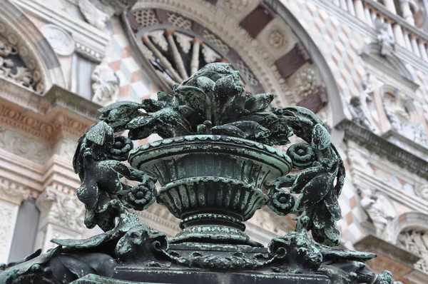 Decoration Detail Gate Cathedral Bergamo — Stock Photo, Image