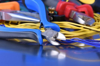 Araçlar kullanılmak üzere elektrik tesisatı