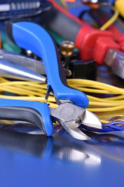 Araçlar kullanılmak üzere elektrik tesisatı